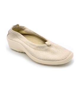 4716 beige