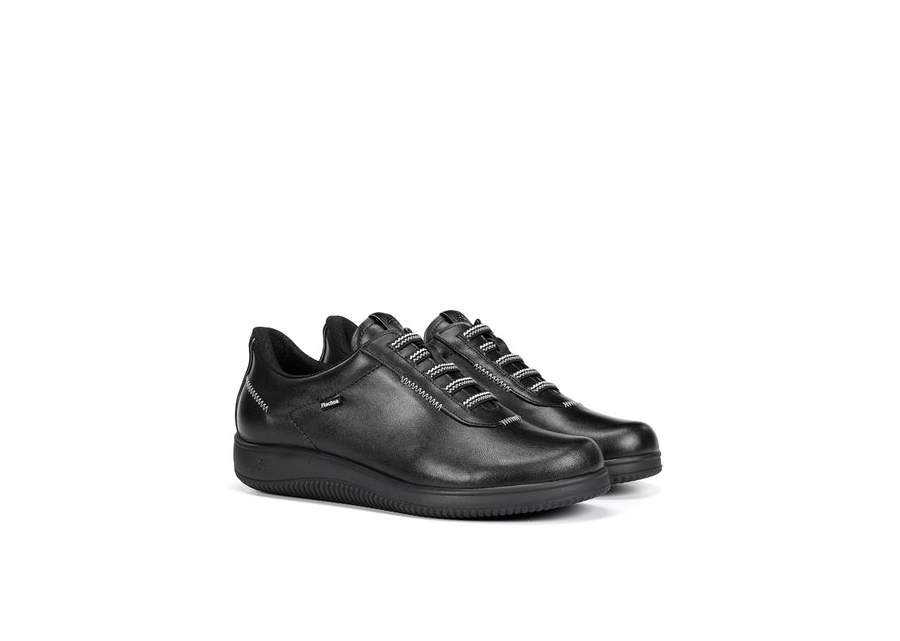 Fluchos F2335 black sport shoe with elastic laces