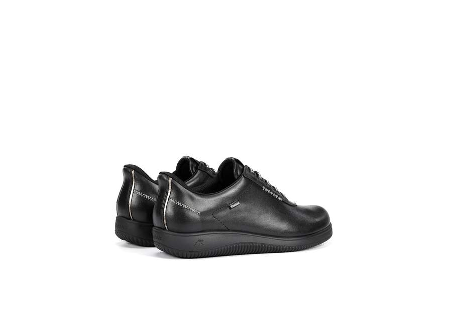 Fluchos F2335 black sport shoe with elastic laces